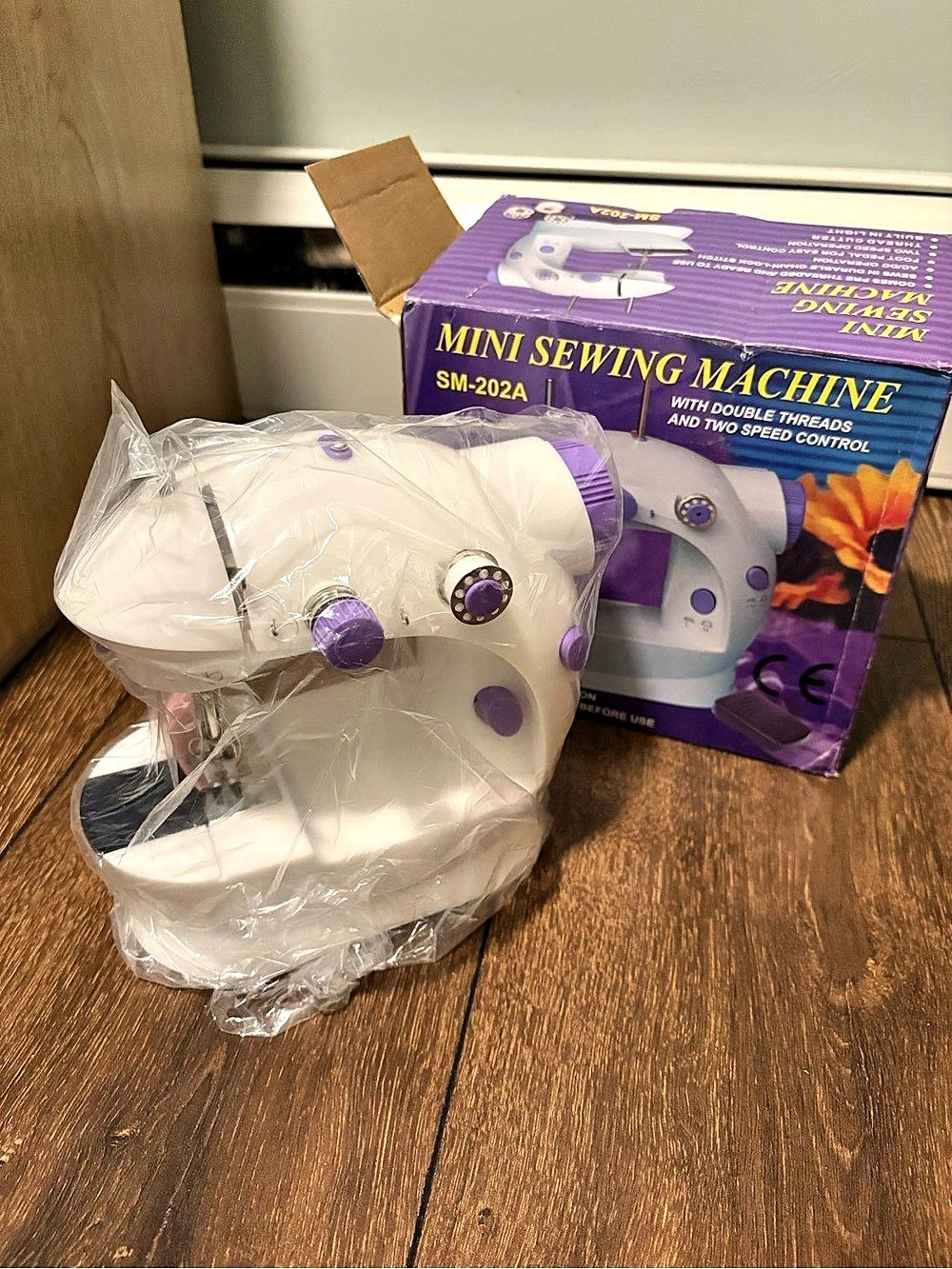 SM-202A Mini Sewing Machine White & Purple